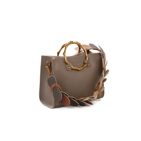 Γυναικεία … Γυναικεία …