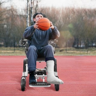 Ηλεκτρικό Αναπηρικό Καροτσάκι VEVOR 300 lbs με Ρυθμιζόμενη Πλάτη D... Ηλεκτρικό Αναπηρικό Καροτσάκι VEVOR 300 lbs με Ρυθμιζόμενη Πλάτη D...