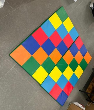 Costway Παιδικό χαλί παιχνιδιού 3,5 cm x 144 cm x 144 cm με συνθετι... Costway Παιδικό χαλί παιχνιδιού 3,5 cm x 144 cm x 144 cm με συνθετι...