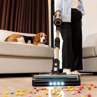 Ασύρματη Σκούπα Stick με Βάση Αυτοάδειασματος και Ειδικό Αξεσουάρ γ... Ασύρματη Σκούπα Stick με Βάση Αυτοάδειασματος και Ειδικό Αξεσουάρ γ...