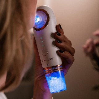 Συσκευή Καθαρισμού Προσώπου με Νερό, Αναρρόφηση & Φωτοθεραπεία και ... Συσκευή Καθαρισμού Προσώπου με Νερό, Αναρρόφηση & Φωτοθεραπεία και ...