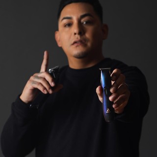 Επαγγελματικό Τρίμερ Ρεύματος -Επαναφορτιζόμενο με 4 Χτενάκια Μπλε ... Επαγγελματικό Τρίμερ Ρεύματος -Επαναφορτιζόμενο με 4 Χτενάκια Μπλε ...