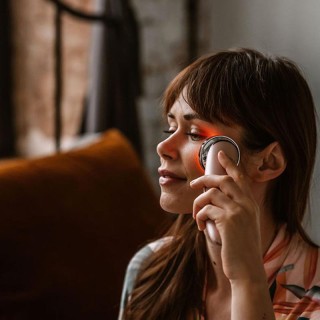 Συσκευή Περιποίησης Προσώπου με 4 Λειτουργίες και Ψηφιακή LCD Οθόνη...