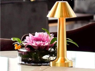 Ασύρματο Επιτραπέζιο Φωτιστικό Νυκτός Αφής με 3 Επίπεδα Φωτισμού 3W... Ασύρματο Επιτραπέζιο Φωτιστικό Νυκτός Αφής με 3 Επίπεδα Φωτισμού 3W...