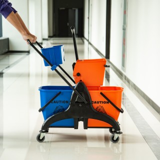 HOMCOM Επαγγελματικό Καρότσι Καθαρισμού 26L με 2 Κουβάδες Σφουγγαρί...