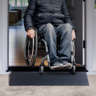 VEVOR Ράμπα Κατωφλίου 3εκ για Ρομπότ Σκούπας, 90εκ Φαρδιά Λαστιχέν... VEVOR Ράμπα Κατωφλίου 3εκ για Ρομπότ Σκούπας, 90εκ Φαρδιά Λαστιχέν...