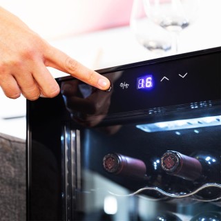 CECOTEC Συντηρητής Κρασιών Bolero GrandSommelier 1550 με Συμπιεστή... CECOTEC Συντηρητής Κρασιών Bolero GrandSommelier 1550 με Συμπιεστή...