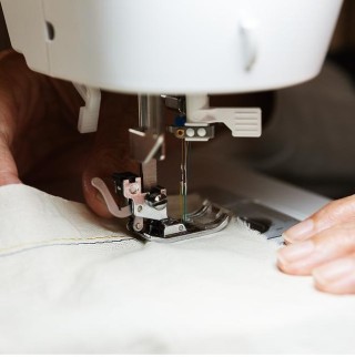 Ραπτομηχανή με 215 Βελονιές και Κιτ Αξεσουάρ BelleCouture 21500 Cec...