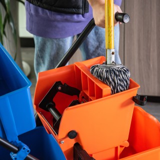 HOMCOM Επαγγελματικό Καρότσι Καθαρισμού 26L με 2 Κουβάδες Σφουγγαρί...