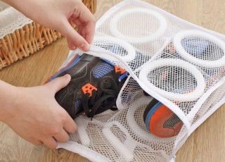 Δίχτυ-Τσάντα Πλυσίματος Παπουτσιών και Εσωρούχων με Φερμουάρ Λευκή ...