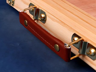 Ξύλινο Επιτραπέζιο Καβαλέτο-Βαλιτσάκι με Ρυθμιζόμενη Κλίση & Συρτάρ... Ξύλινο Επιτραπέζιο Καβαλέτο-Βαλιτσάκι με Ρυθμιζόμενη Κλίση & Συρτάρ...