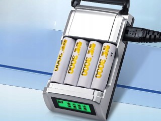 Verk Group Αυτόματος Φορτιστής Μπαταριών AA & AAA με Οθόνη LCD  590...