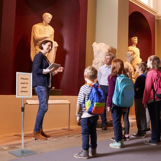 Costway  Ρυθμιζόμενη Βάση Πληροφοριών με Πλαίσιο Αλουμινίου και Στή...