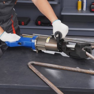 VEVOR 1500W Ηλεκτρική Υδραυλική Μηχανή Κάμψης Οπλισμού έως 22mm ST... VEVOR 1500W Ηλεκτρική Υδραυλική Μηχανή Κάμψης Οπλισμού έως 22mm ST...