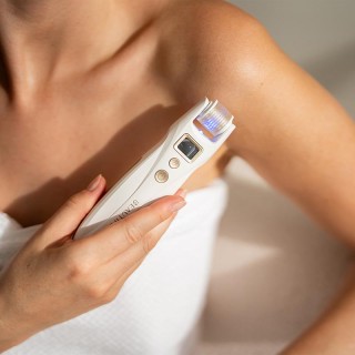 Συσκευή Μεσοθεραπείας Microneedling με Ψηφιακή Οθόνη Λευκό 59030037... Συσκευή Μεσοθεραπείας Microneedling με Ψηφιακή Οθόνη Λευκό 59030037...