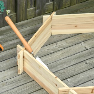 Κρεβάτι Outsunny Garden χωρίς βάση και με συμπλεκτική δομή, σε ξύλο...