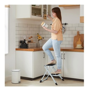 Πτυσσόμενη Σκάλα από Ατσάλι 2 Σκαλιών Χρώματος Λευκό Songmics GSL02WT Πτυσσόμενη Σκάλα από Ατσάλι 2 Σκαλιών Χρώματος Λευκό Songmics GSL02WT