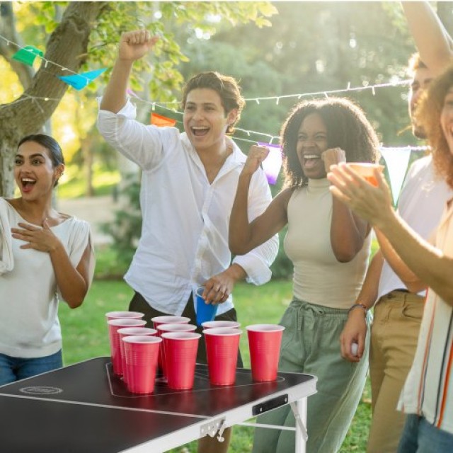VEVOR Πτυσσόμενο Τραπέζι Beer Pong  2.4 μ για Πάρτι και Παιχνίδια με Χειρολαβή Μεταφοράς ZDPJYXZCGK00FI2RBV0