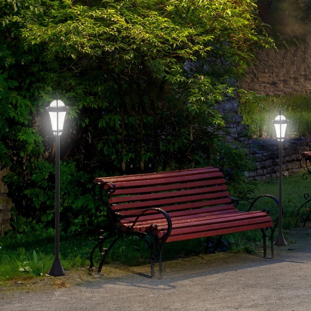 Outsunny Σετ 2 ηλιακών φωτιστικών κήπου με 2 LED και αυτόματη ανάφλ...