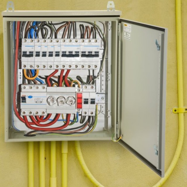 Ηλεκτρικό Περίβλημα VEVOR 24 x 24 x 12, NEMA 4, IP65, Αδιάβροχο & Ανθεκτικό στη Σκόνη, από Χάλυβα, για Εξωτερική & Εσωτερική Χρήση  TUL60X60X30CMB2JPV0