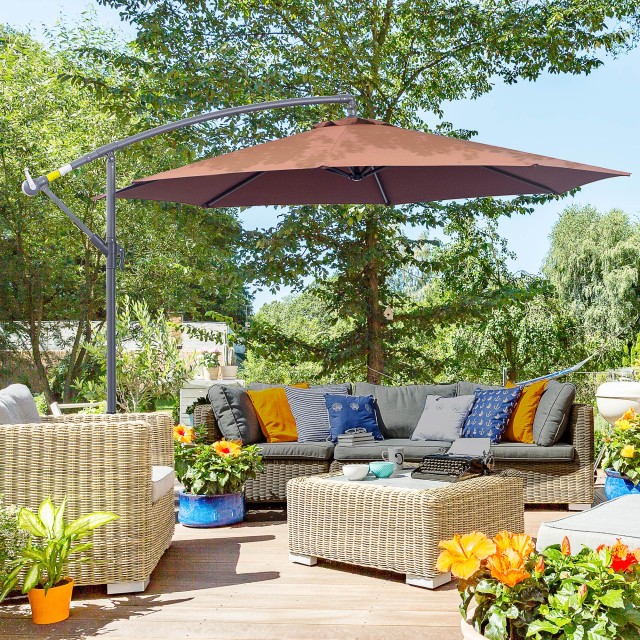 Outsunny Metal Polyester Off-centred Parasol Garden with Tilting Angle, Coffee, Φ3×2,6m 01-0585