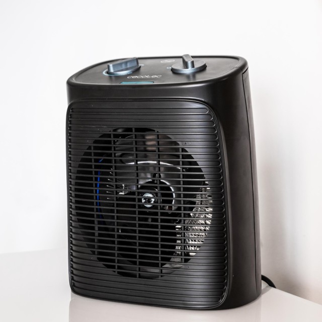 CECOTEC  Θερμοανεμιστήρας ReadyWarm 2050 Max Force Black με 2000 W και 3 Λειτουργίες  CEC-08253