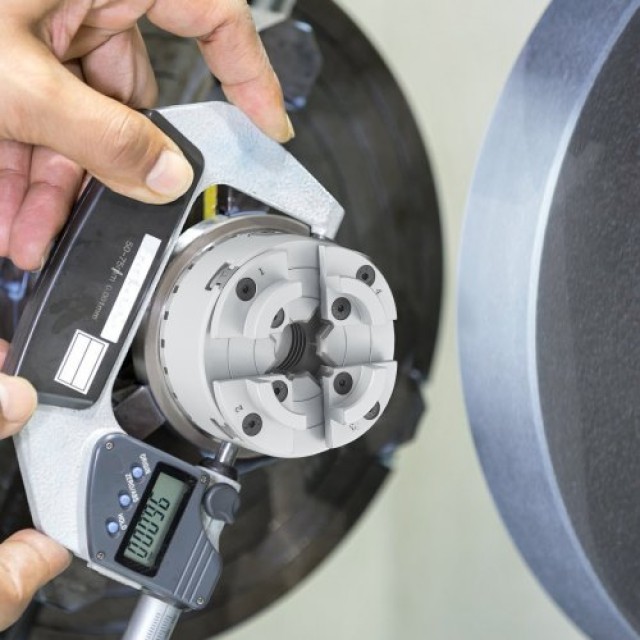 Τόρνος VEVOR KP965, 4 Σιαγόνες 3.75, Αυτοκεντρούμενος, 5 Σετ Σιαγόν...