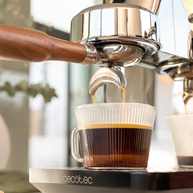 Καφετιέρα - Επαγγελματική Μηχανή Espresso με Πίεση 15 Bar Baristeo Intima CEC-100127 Cecotec