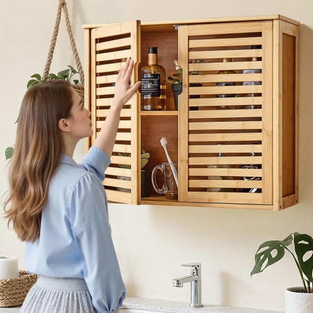 VEVOR Επιτοίχιο Ντουλάπι Μπάνιου με Δύο Πόρτες & Ρυθμιζόμενο Ράφι (... VEVOR Επιτοίχιο Ντουλάπι Μπάνιου με Δύο Πόρτες & Ρυθμιζόμενο Ράφι (...