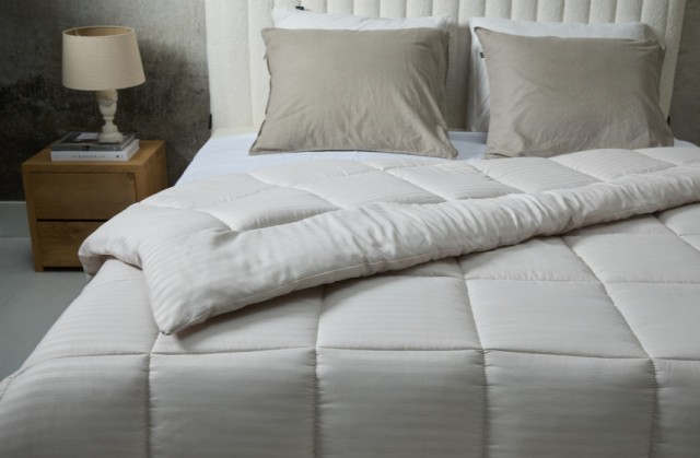 Μονό Πάπλωμα 140 x 200 cm Ριγέ - Κρεμ 8720604888584 SleepMed