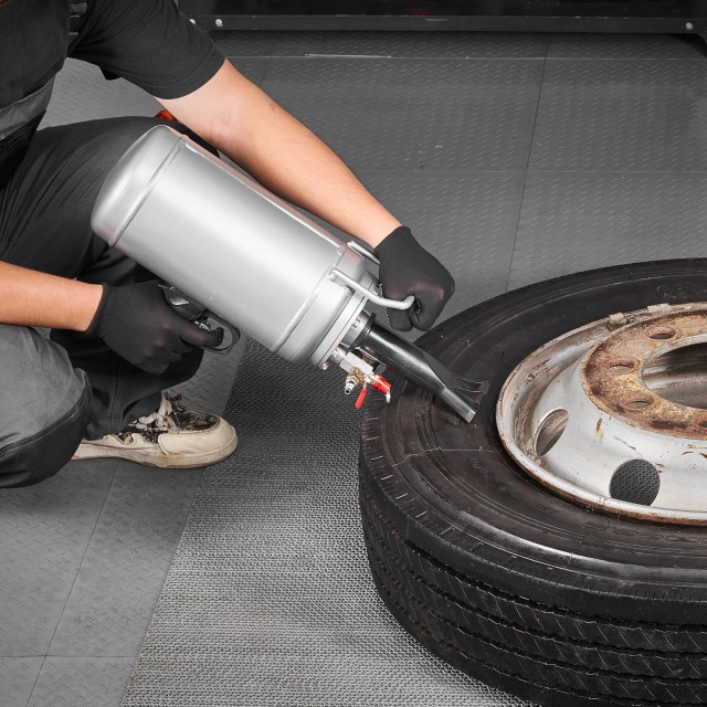 VEVOR Φορητός Φουσκωτής Ελαστικών 1.6 Γαλ / 6 Λ - Χειρός για Αυτοκί...