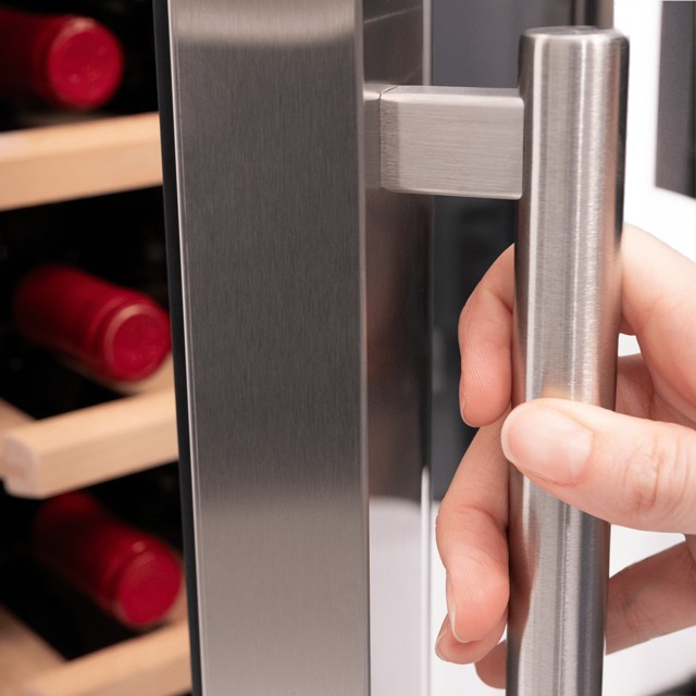 CECOTEC  Συντηρητής Κρασιών Bolero GrandSommelier 1270 CoolWood  Χωρητικότητα 12 Φιαλών και Θερμοηλεκτρική Ψύξη, Ρυθμιζόμενη Θερμοκρασία και Εσωτερικό LED Φωτισμό  CEC-100099