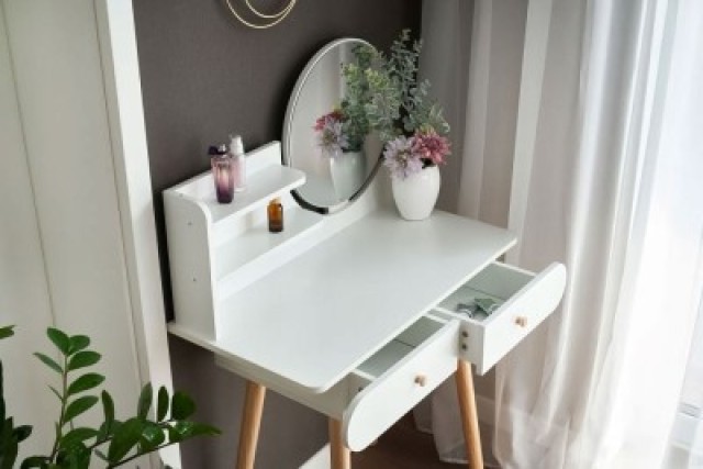 ModernHome Μεγάλο μοντέρνο καλλυντικό τραπέζι με καθρέφτη και ράφια...