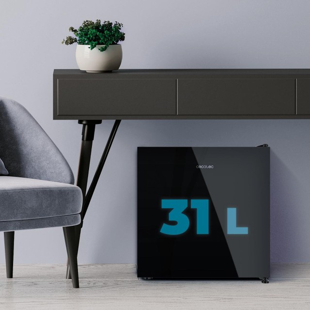 CECOTEC  Μίνι Ψυγείο Bolero CoolMarket TT 31 Dual Black Glass E - Μετατρέψιμο σε Καταψύκτη, Μαύρη Γυάλινη Πόρτα, Έλεγχος Θερμοκρασίας, Χωρητικότητα 31 Λίτρα, Διαστάσεις 49.6x47.4 εκ.  CEC-01976