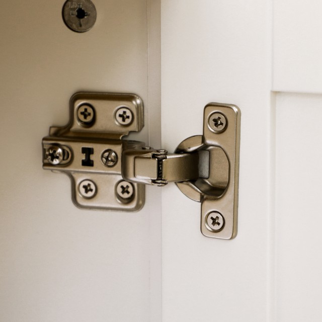 HOMCOM Κινητή Μπουφές Αποθήκευσης με 3 Πόρτες, 2 Ρυθμιζόμενα Ράφια,... HOMCOM Κινητή Μπουφές Αποθήκευσης με 3 Πόρτες, 2 Ρυθμιζόμενα Ράφια,...