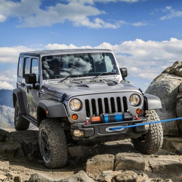 Ηλεκτρικό Βίντσι VEVOR 12V 8000 lb με Νάιλον Σχοινί & Ασύρματο Τηλεχειριστήριο  DDHCSJPHCSYCY7YP5V9