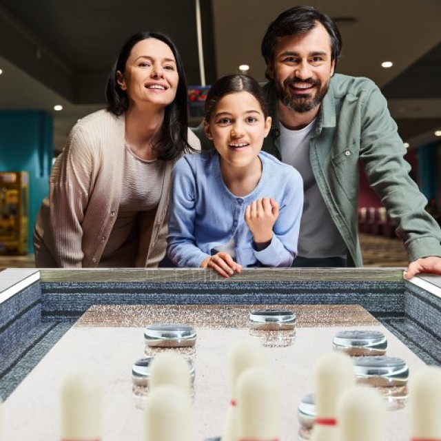 VEVOR 9 ft LED Τραπέζι Shuffleboard 2 σε 1 Σετ Παιχνιδιού Shuffleboard και Bowling  ZZKSHZ9YCDD0UFE5XV9