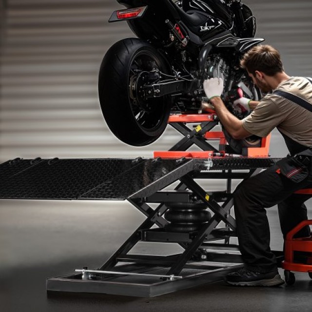 VEVOR Πνευματικός Αναβατόρι Μοτοσυκλέτας 1500lb με Αποσπώμενο Πάγκο...