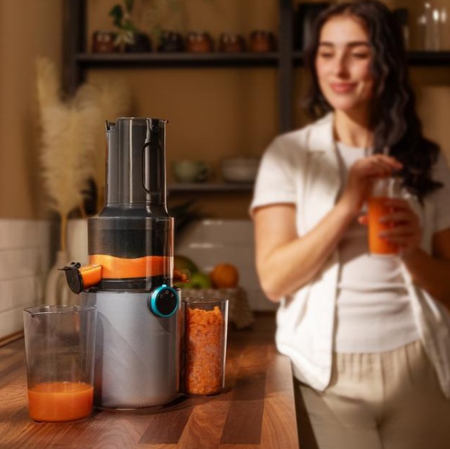 Αποχυμωτής Αργής Συμπίεσης Juice&Live 1500 Slim 200W με Στόμιο 82mm & Αντίστροφη Λειτουργία Ασημί CEC-101572 Cecotec