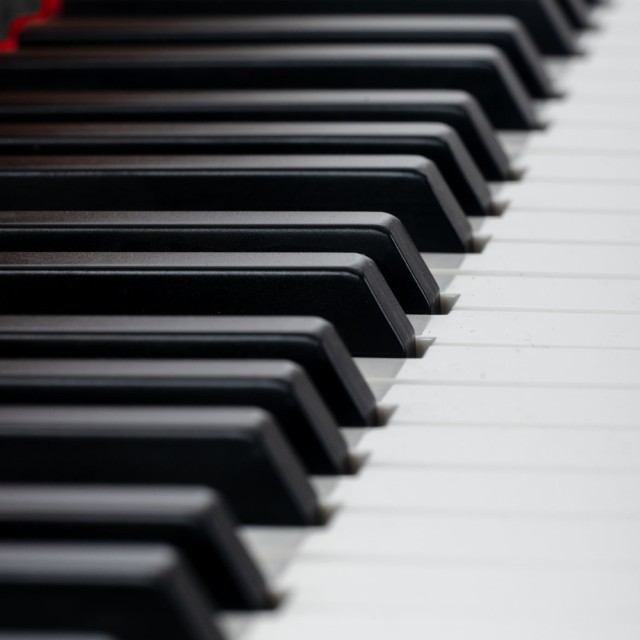 BAKAJI Ηλεκτρικό Πιάνο Πλήκτρα με 88 Πλήκτρα, 3 Πεντάλ και 80 Demo ... BAKAJI Ηλεκτρικό Πιάνο Πλήκτρα με 88 Πλήκτρα, 3 Πεντάλ και 80 Demo ...