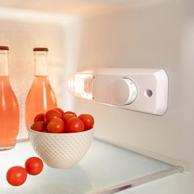 Ρετρό Ψυγείο 215 Lt Bolero CoolMarket 2D 148,5 x 55 x 58,5cm Χρώματος Μαύρο CECOTEC CEC-02753