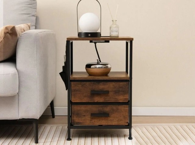 Costway Κομοδίνο με Σταθμό Φόρτισης & 2 Συρτάρια & 6 Πλαϊνές Τσέπες...