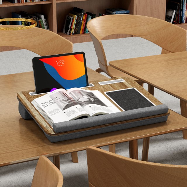 HOMCOM  Υποστήριξη για Laptop 15.6 με Επιφάνεια για Ποντίκι και Στήριγμα Καρπών, Θέση για Tablet και Smartphone, Δρυς  923-056V00AK