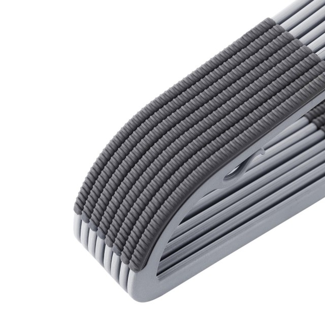 SONGMICS Σετ 50 Ανθεκτικών Κρεμαστρών Ρούχων 42x21.5x0.5cm με Αντιολισθητική Επίστρωση και Περιστρεφόμενο Γάντζο σε Ανοιχτό και Σκούρο Γκρι CRP20G50