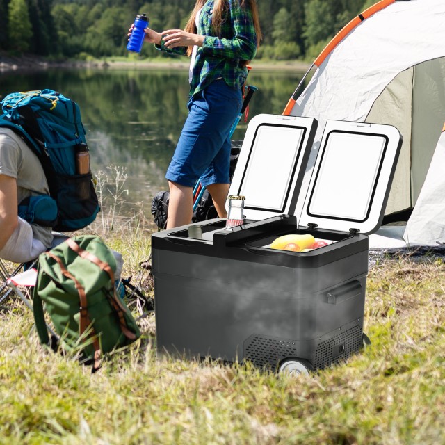 Outsunny Φορητό Ηλεκτρικό Ψυγείο 35L με τηλεσκοπική λαβή και ρόδες, 12 / 24V DC και 110 / 240V AC Μικρό ψυγείο, για αυτοκίνητα και φορτηγά C00-029V90